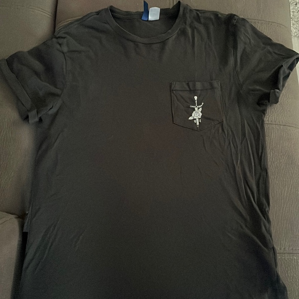 DIVIDED H&M Black T-Shirt with White Design Size XS